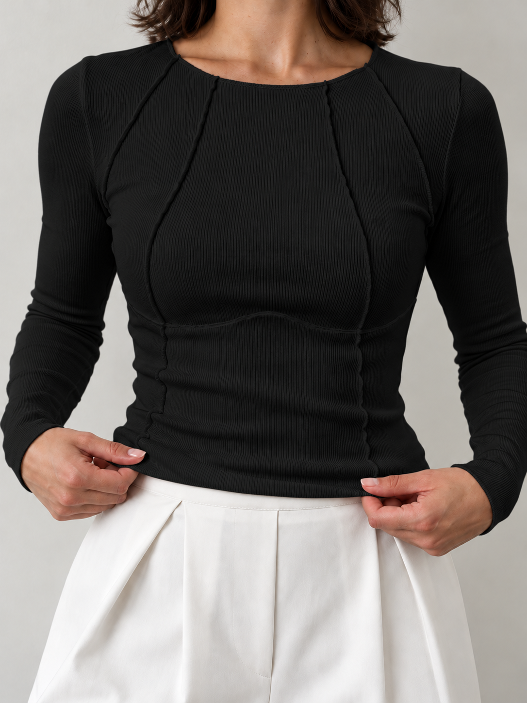 Langarmshirt mit Paspeln – Schwarz – Vorderansicht
