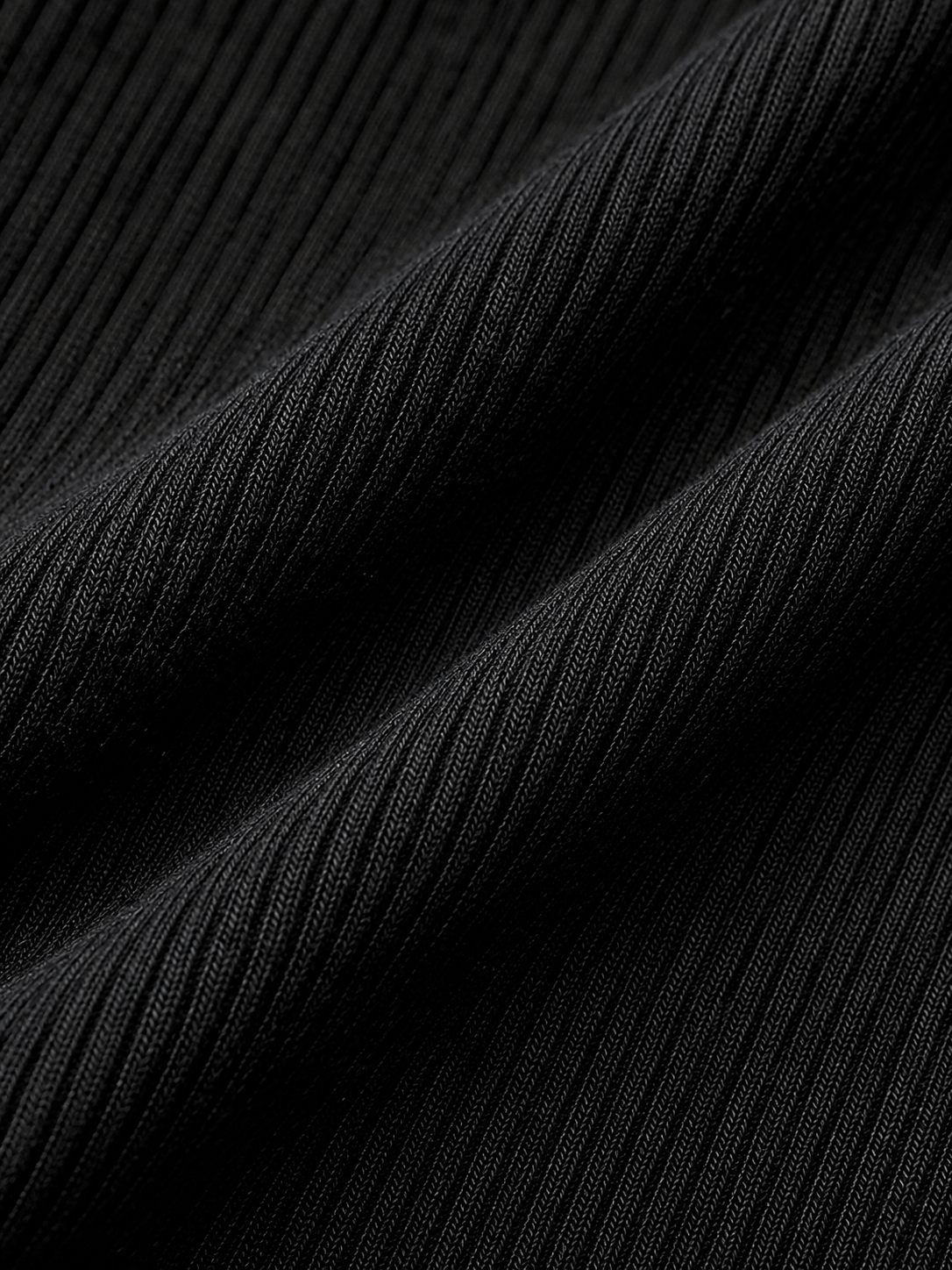 Langarmshirt mit Paspeln – Schwarz – Weiteres Stoffdetail