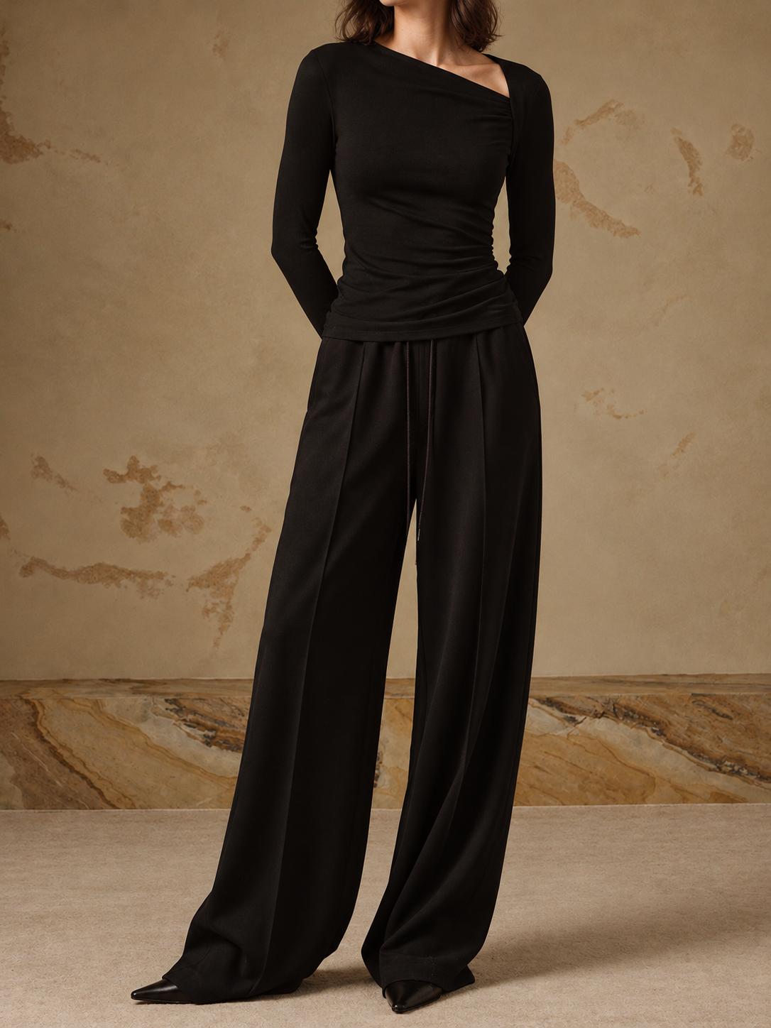 Asymmetrisches Rippstrick-Langarmshirt – Schwarz, Ansicht 3