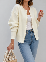 Cardigan mit Besatz in Perlenoptik und offenem Saum – Weiß, Ansicht 4