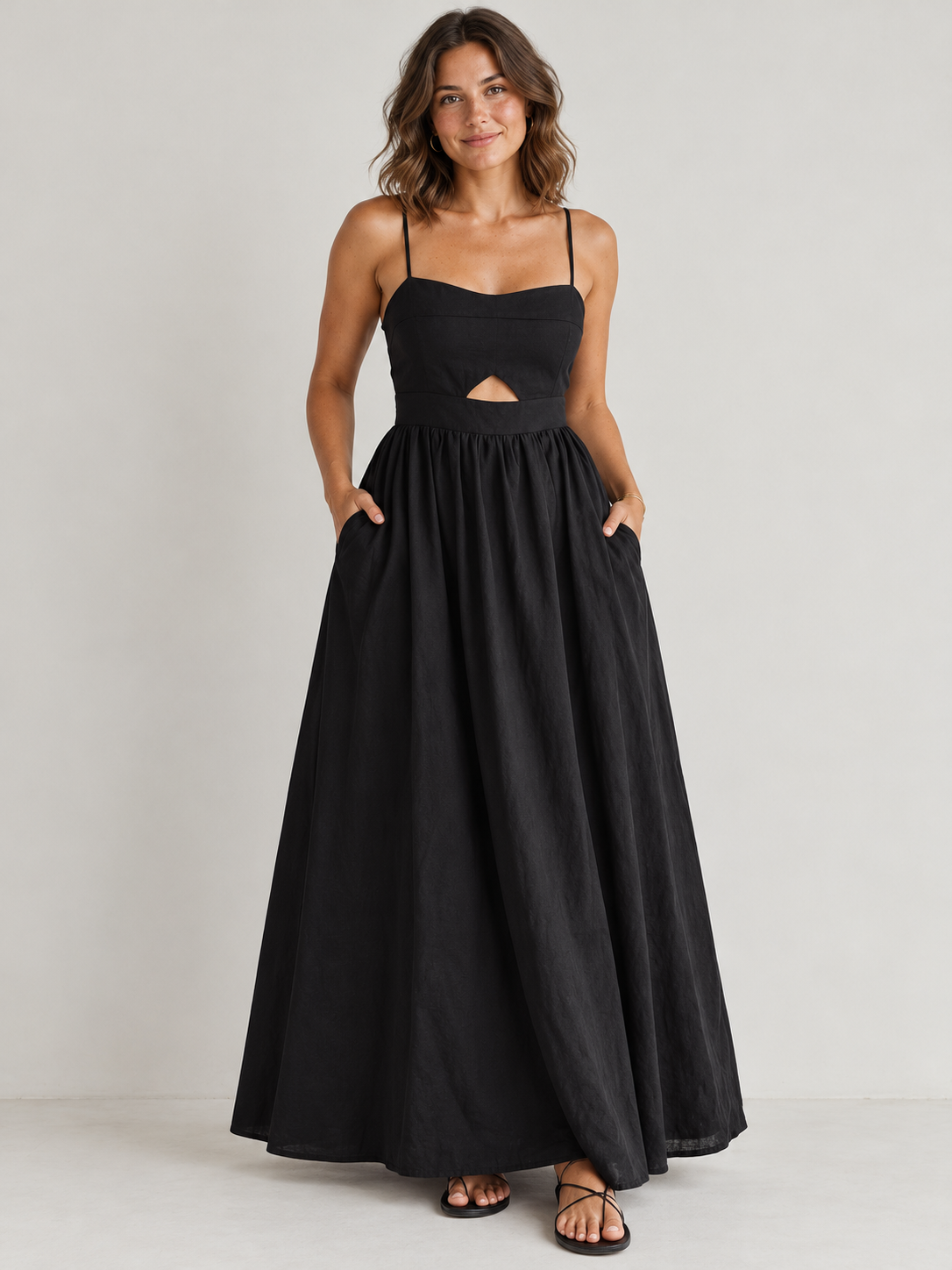 Ärmelloses Baumwoll-Maxikleid mit Taschen und Cut-outs – Schwarz