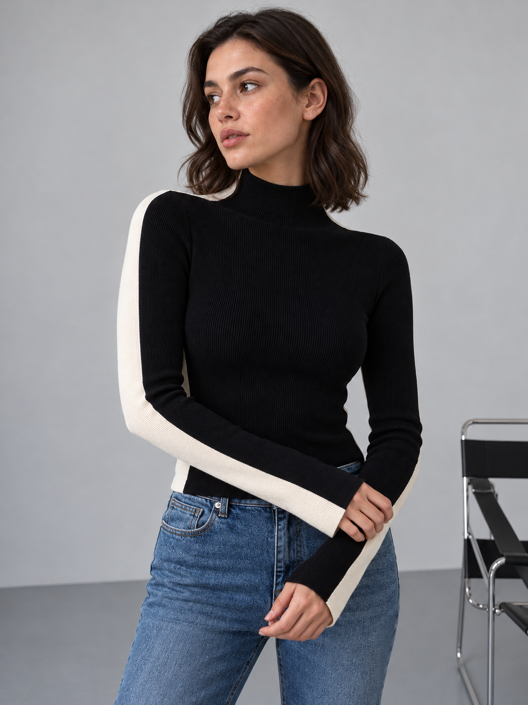 Zweifarbiges Langarm-Stricktop mit beidseitigem Design – Schwarz