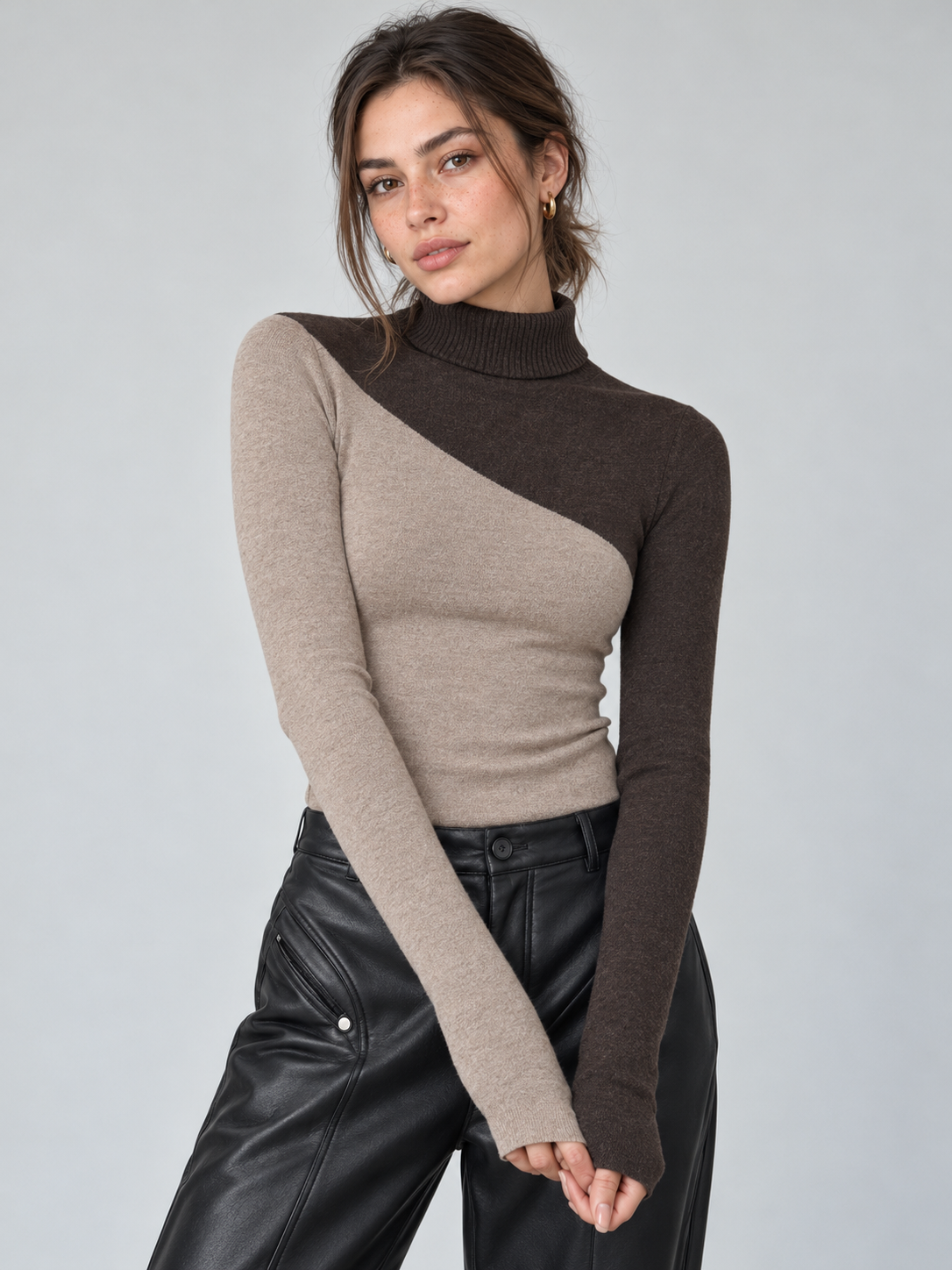 Asymmetrisches Langarm-Stricktop mit Stehkragen und Materialmix – Khaki