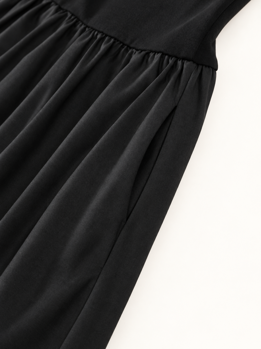 Langes Langarmkleid mit Taschen – Schwarz, Ansicht 6