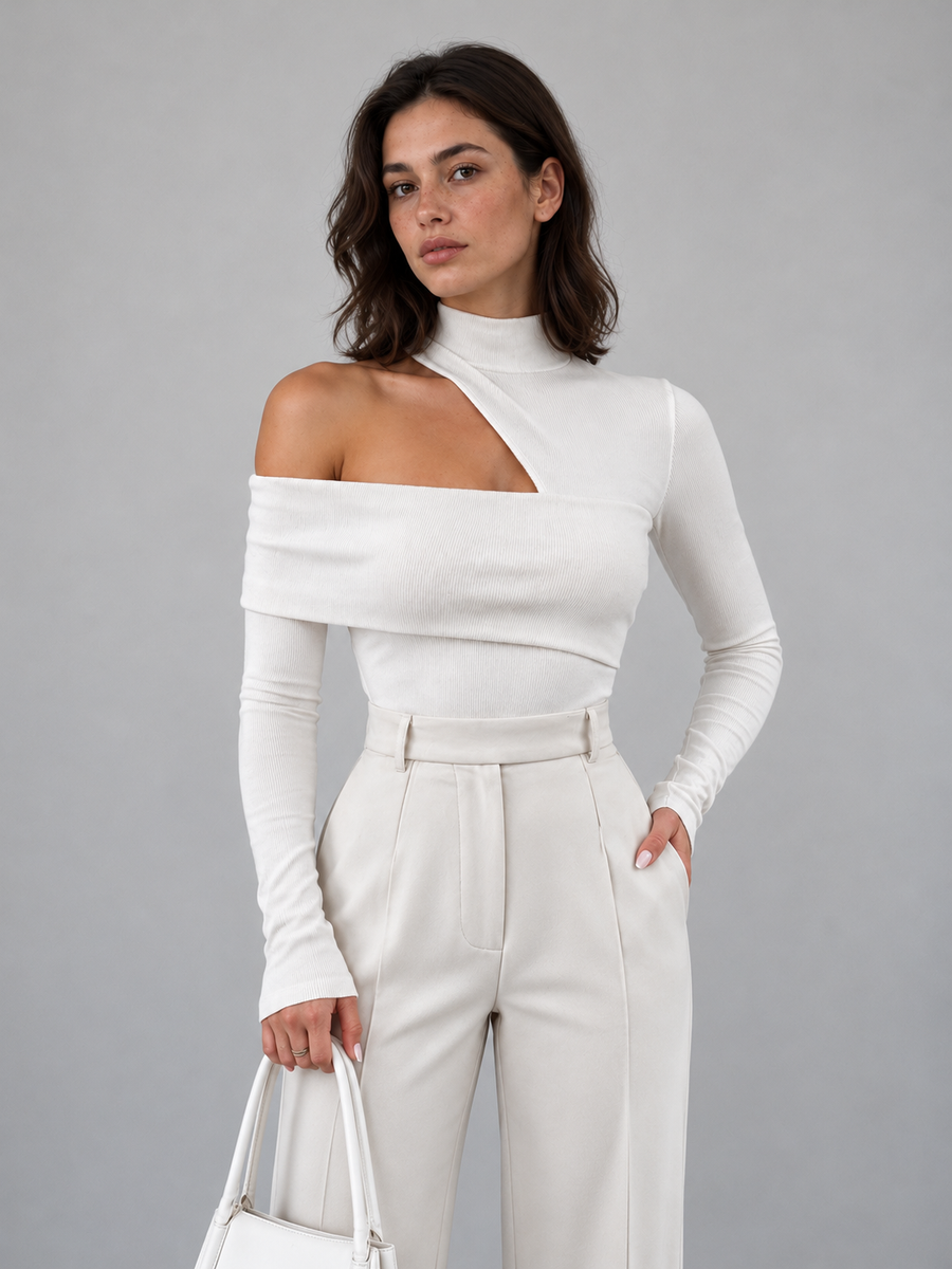 Rippstrick-Langarmtop mit Stehkragen und schrägem Cut-out – Weiß