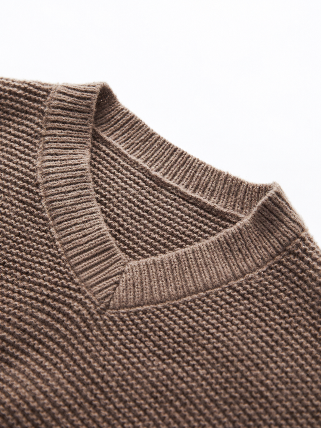 Schlichter Pullover mit V-Ausschnitt – Camel, Ansicht 3