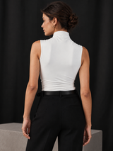 Figurbetontes Tanktop mit gekreuztem Ausschnitt und Raffung – Weiß, Ansicht 6
